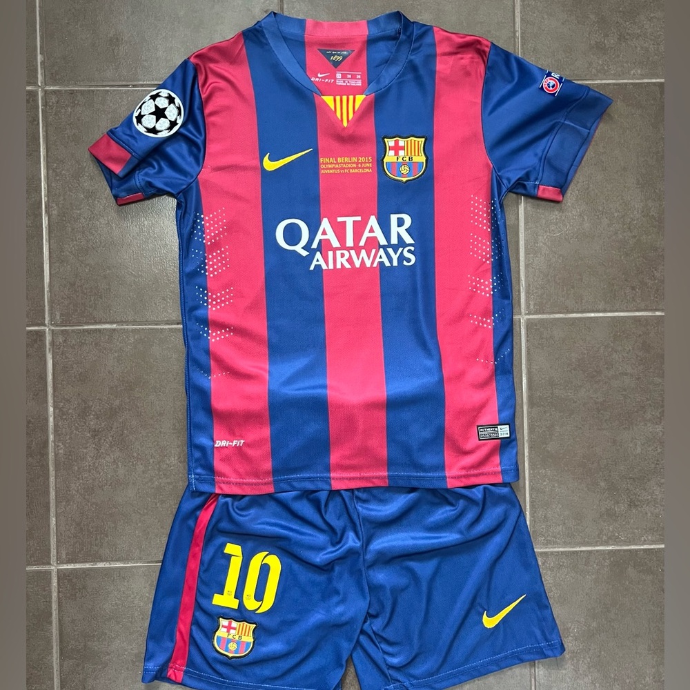 Kids Barcelona Messi 2014/15 Soccer Jersey with Shorts - Size XL # 26